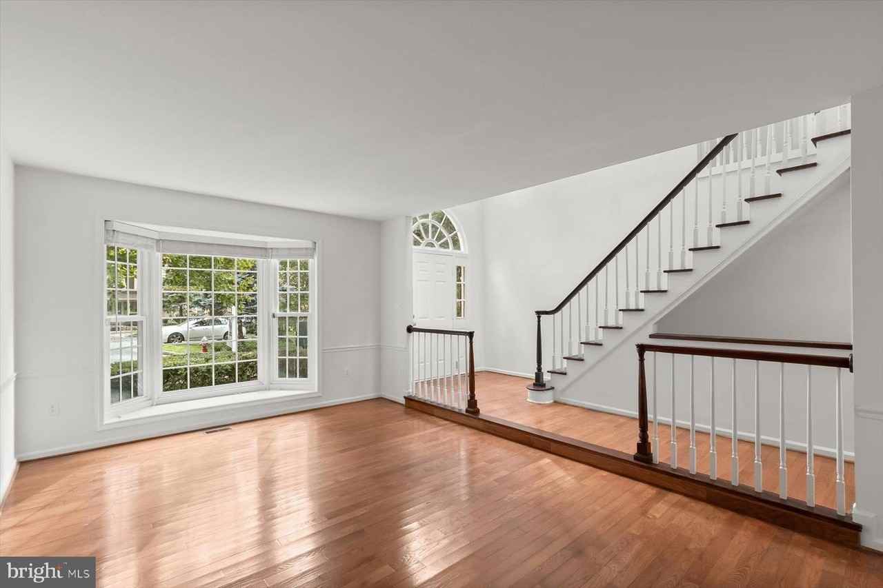 1550 Mclean Commons Ct - Photo 6 of 37