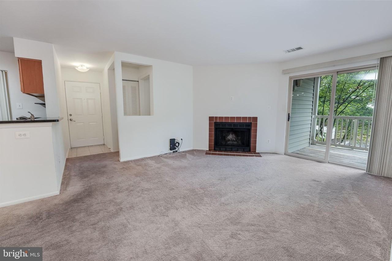 1712 Abercromby Ct #E - Photo 3 of 25