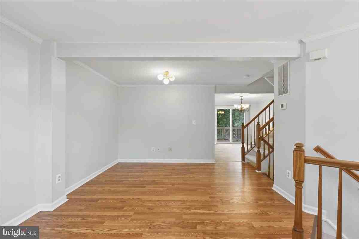 5718 Croatan Ct - Photo 7 of 35