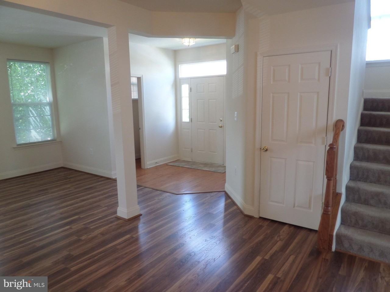 675 Mcleary Sq Se - Photo 3 of 29