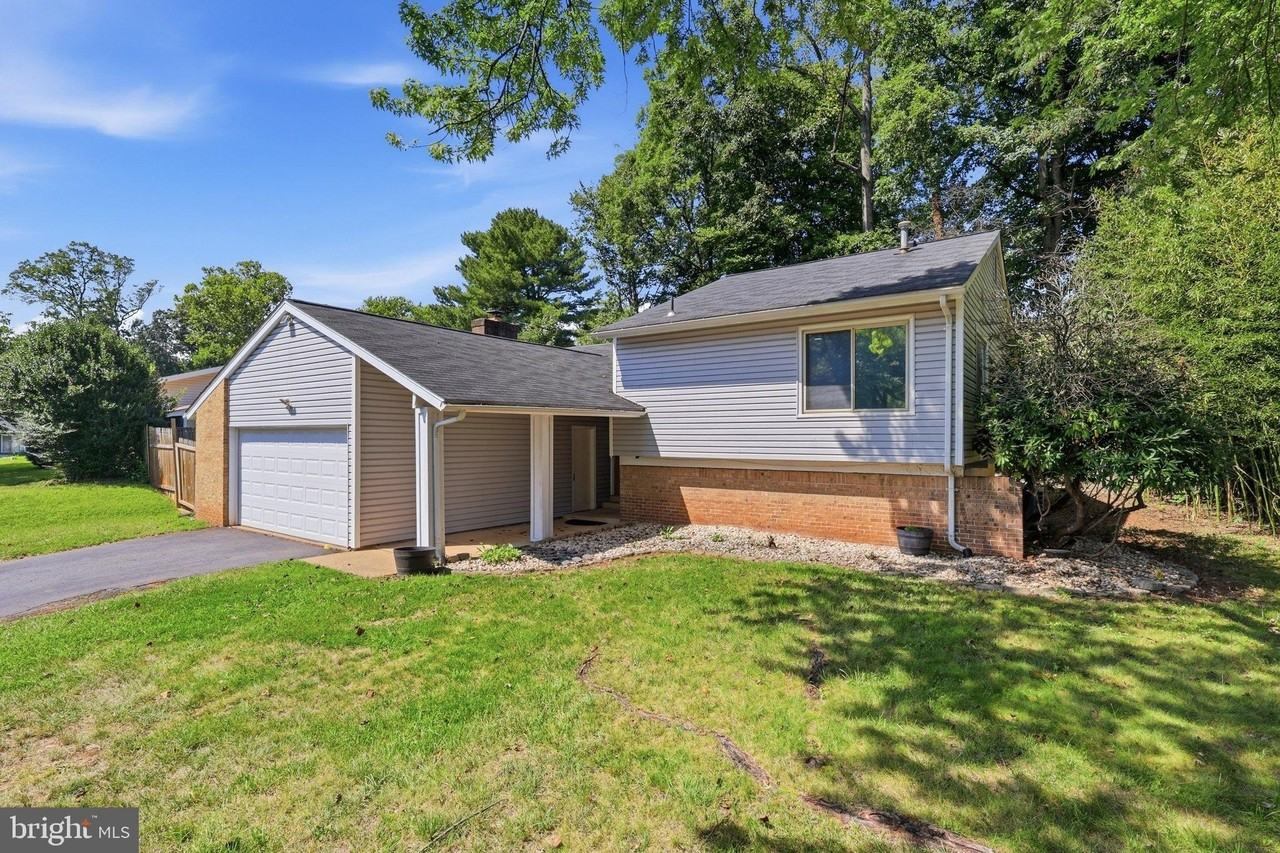 112 Hillsdale Dr - Photo 4 of 34