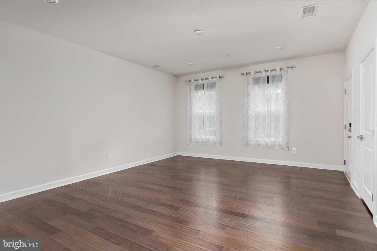 44666 Provincetown Dr - Photo 3 of 20
