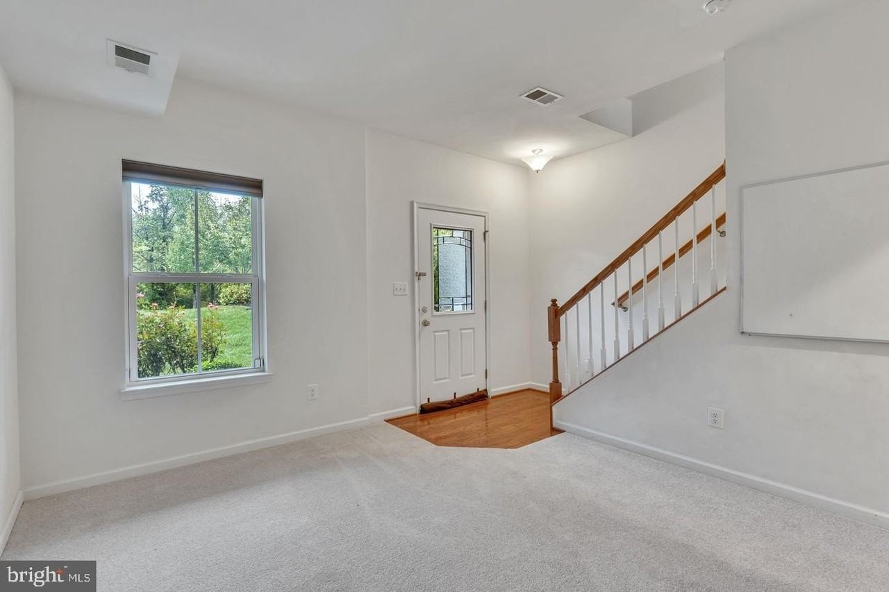 41751 Mcmonagle Sq - Photo 2 of 24