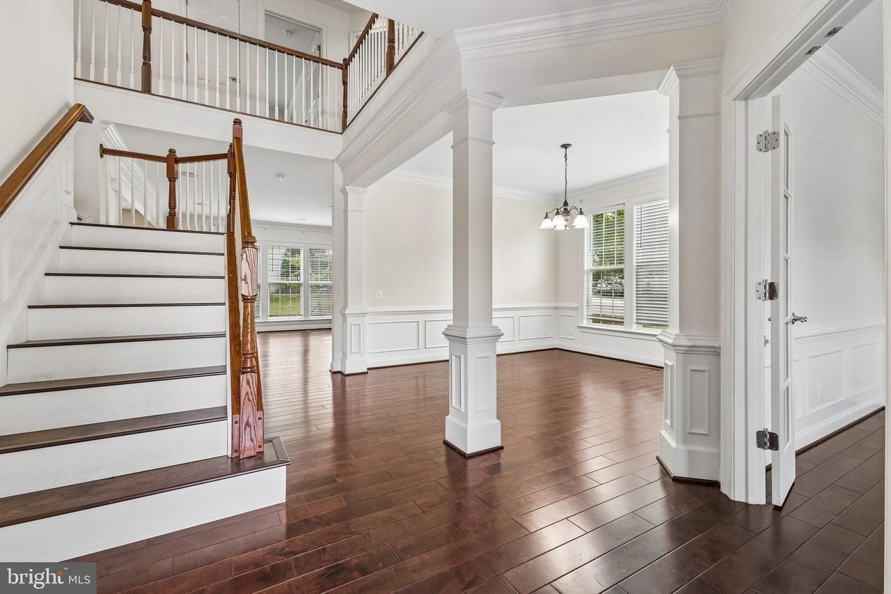 43527 Loudoun Barn Way - Photo 2 of 25