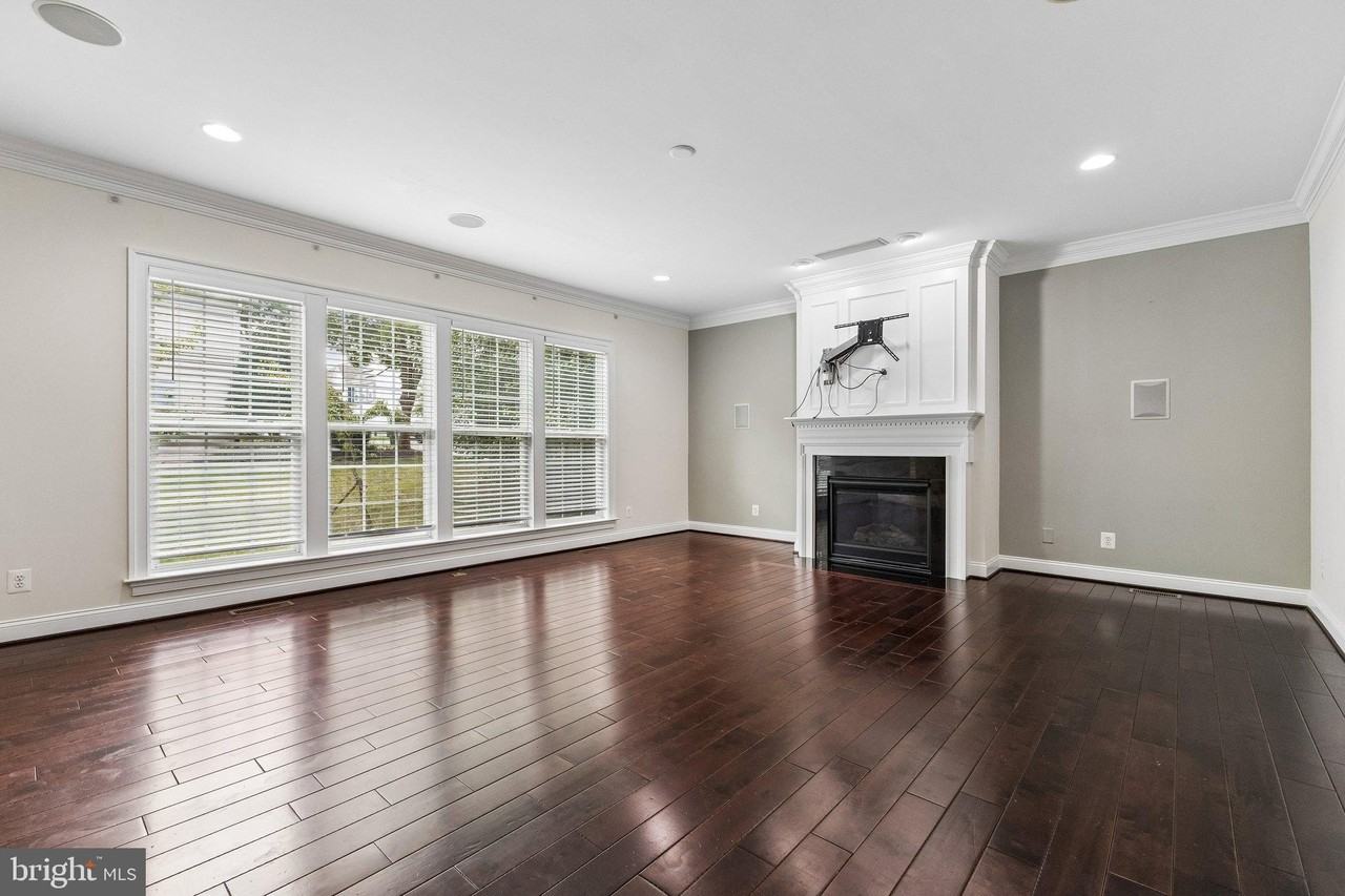 43527 Loudoun Barn Way - Photo 4 of 25