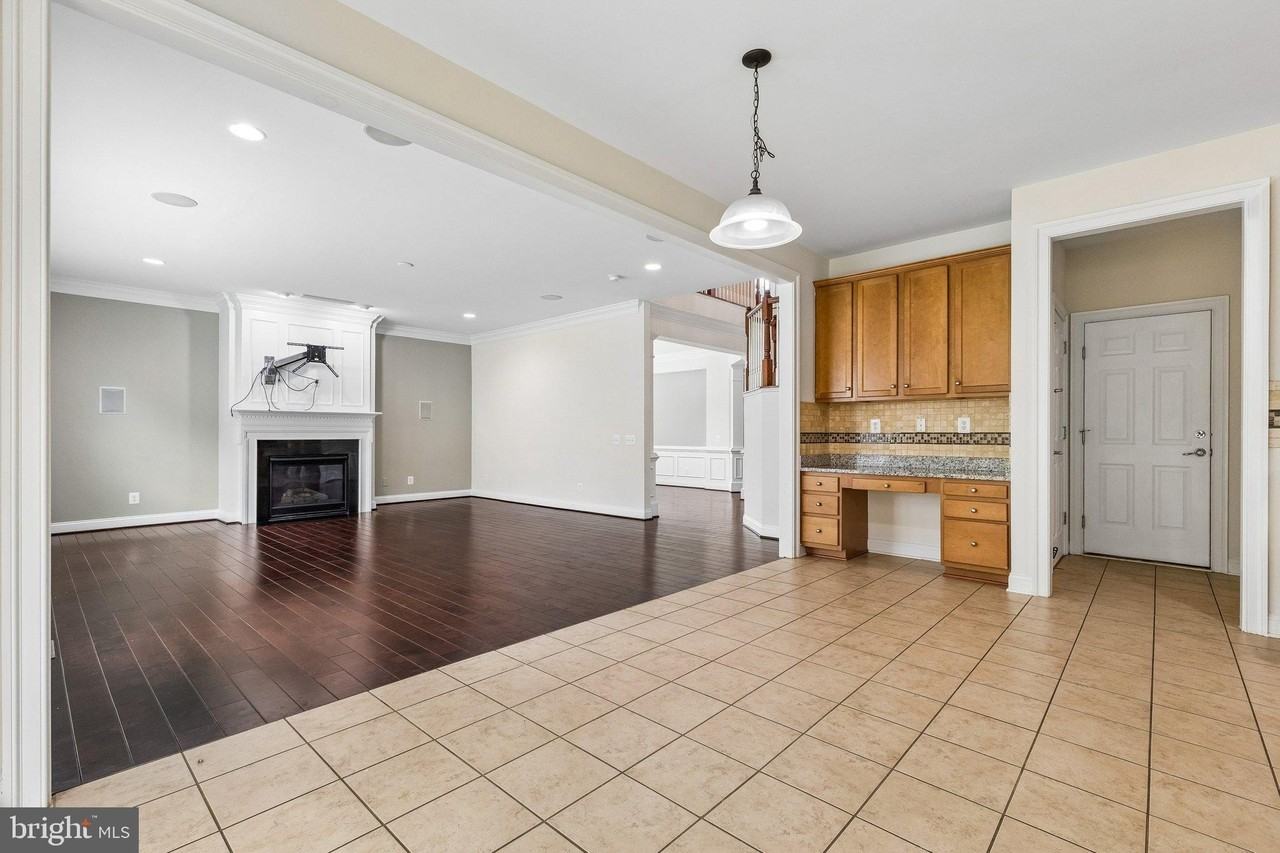 43527 Loudoun Barn Way - Photo 5 of 25