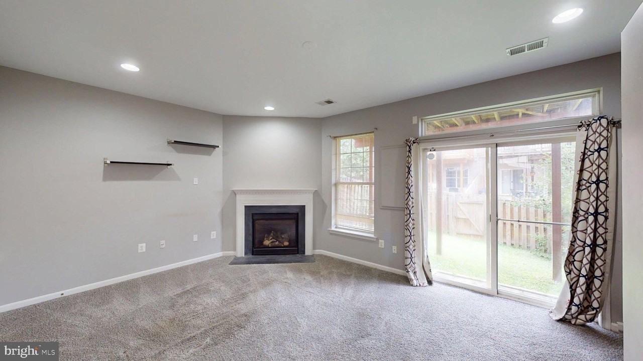 502 Legrace Ter Ne - Photo 3 of 25