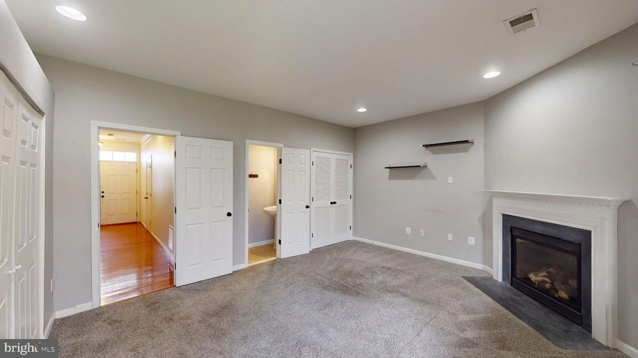 502 Legrace Ter Ne - Photo 4 of 25