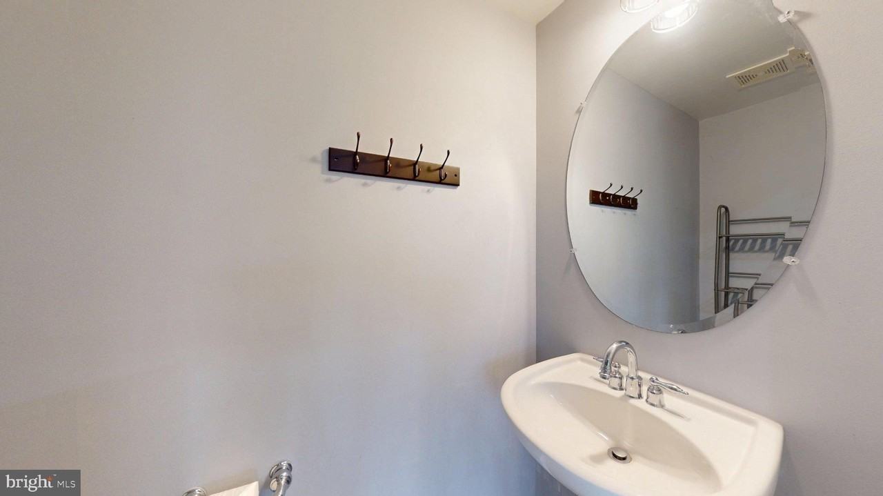 502 Legrace Ter Ne - Photo 5 of 25