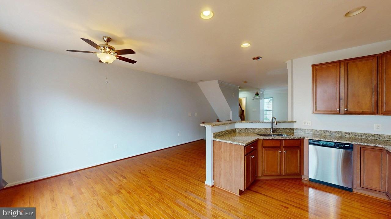 502 Legrace Ter Ne - Photo 7 of 25