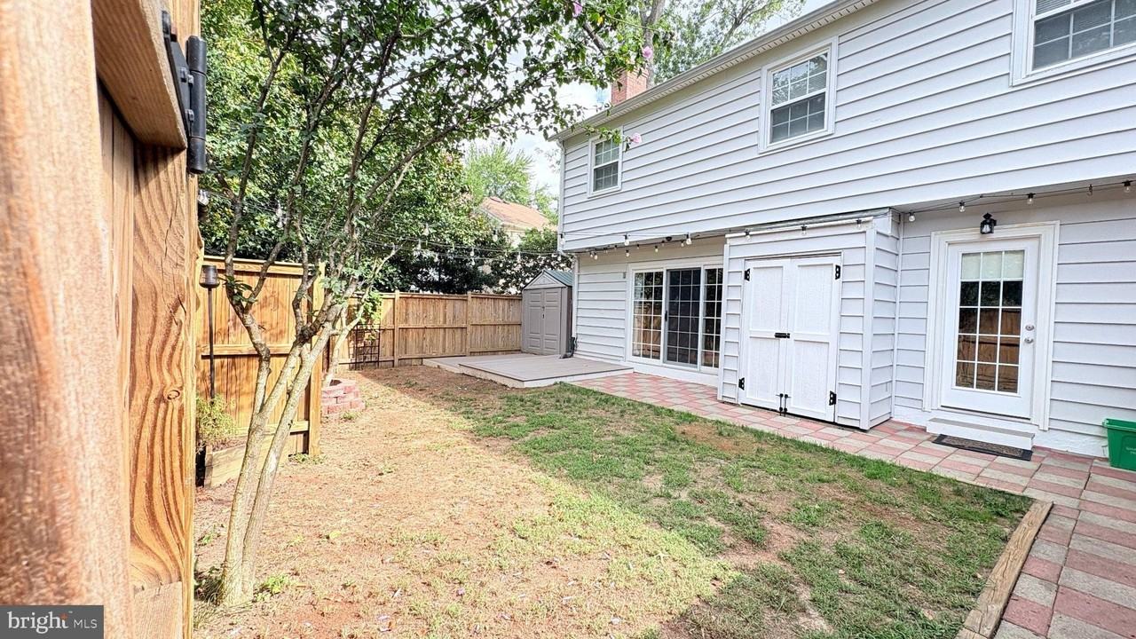 2174 Mayflower Dr - Photo 2 of 20