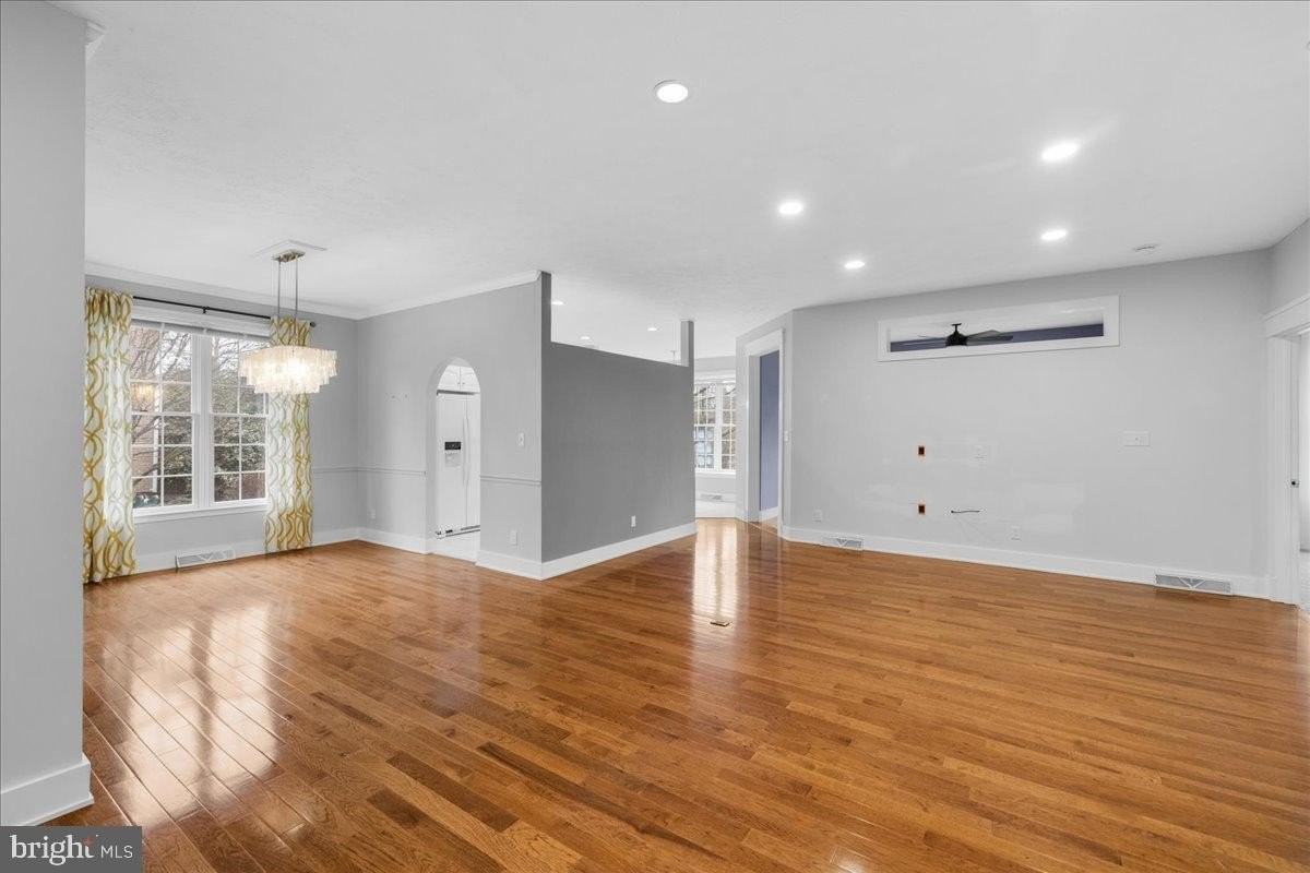 832 Winder Ct - Photo 5 of 50