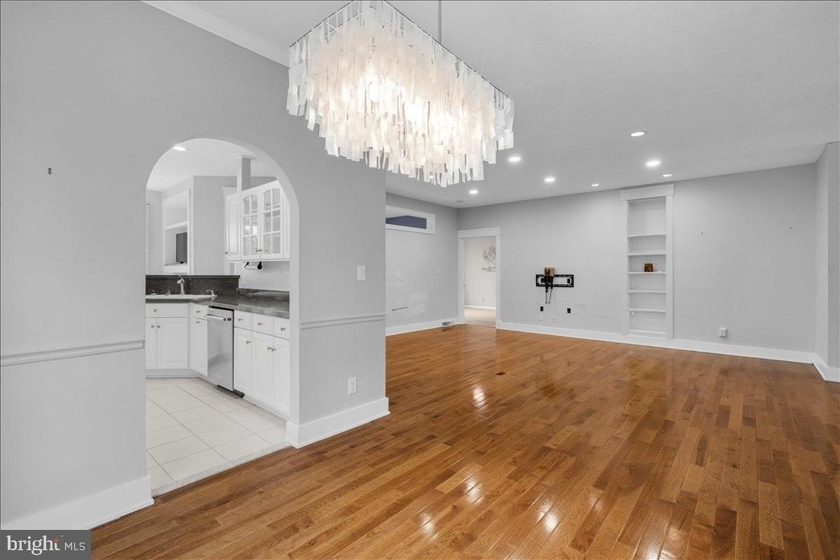 832 Winder Ct - Photo 6 of 50