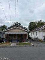 featured image of 32 Jackson Ave