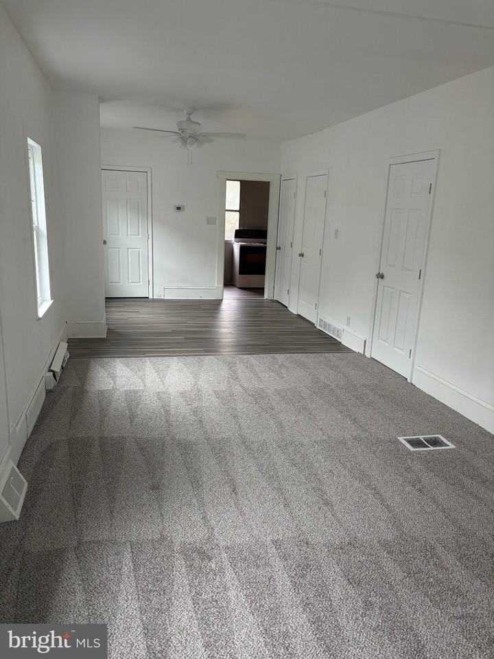 32 Jackson Ave - Photo 4 of 12