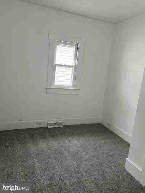 32 Jackson Ave - Photo 7 of 12