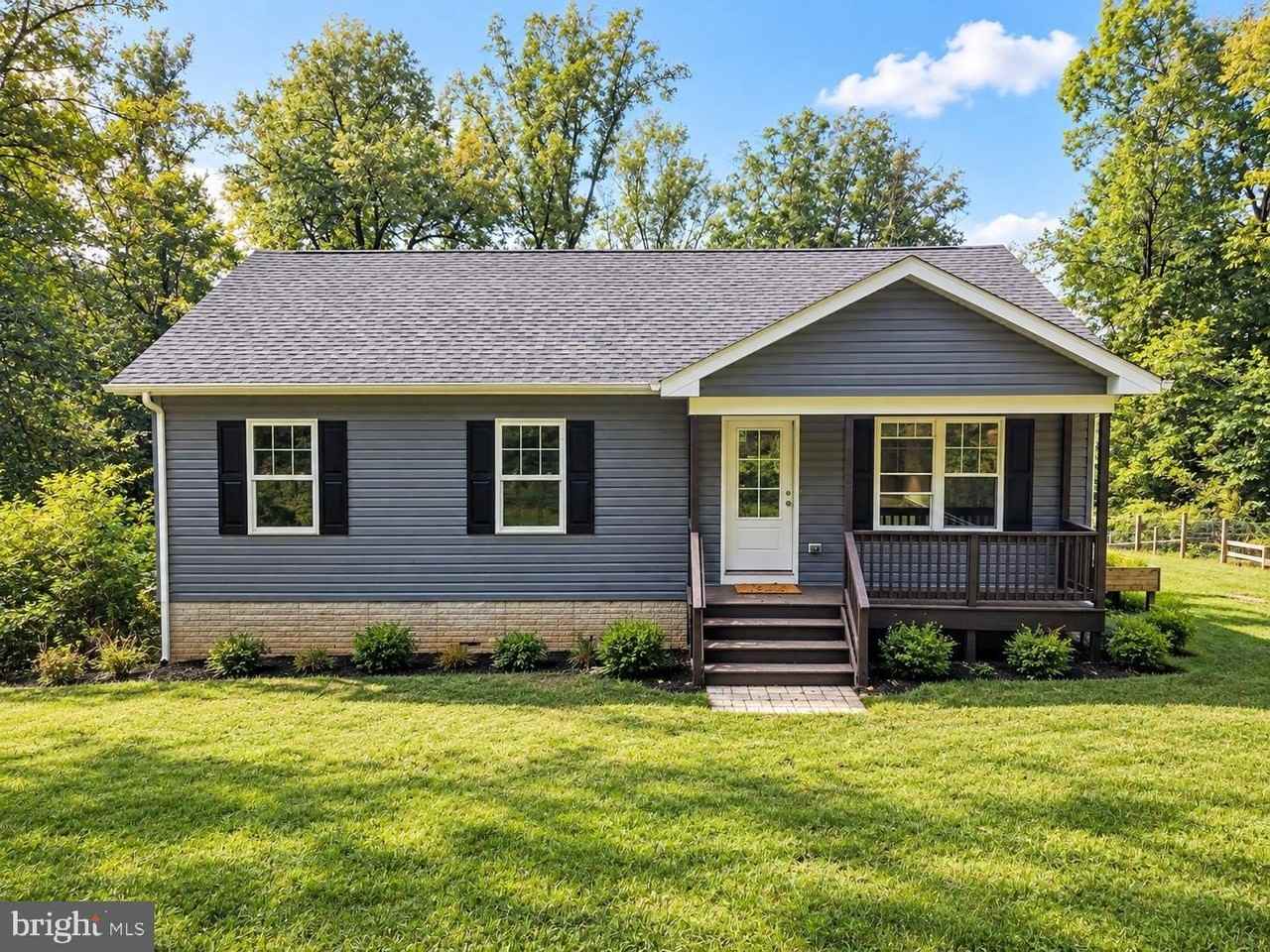210 Gayles Ln - Photo 2 of 12