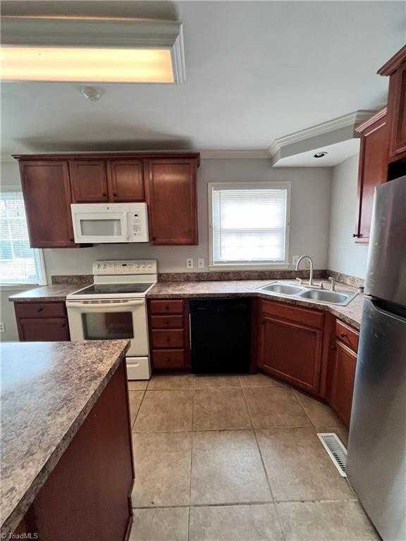 310 Woodlake Dr - Photo 6 of 21