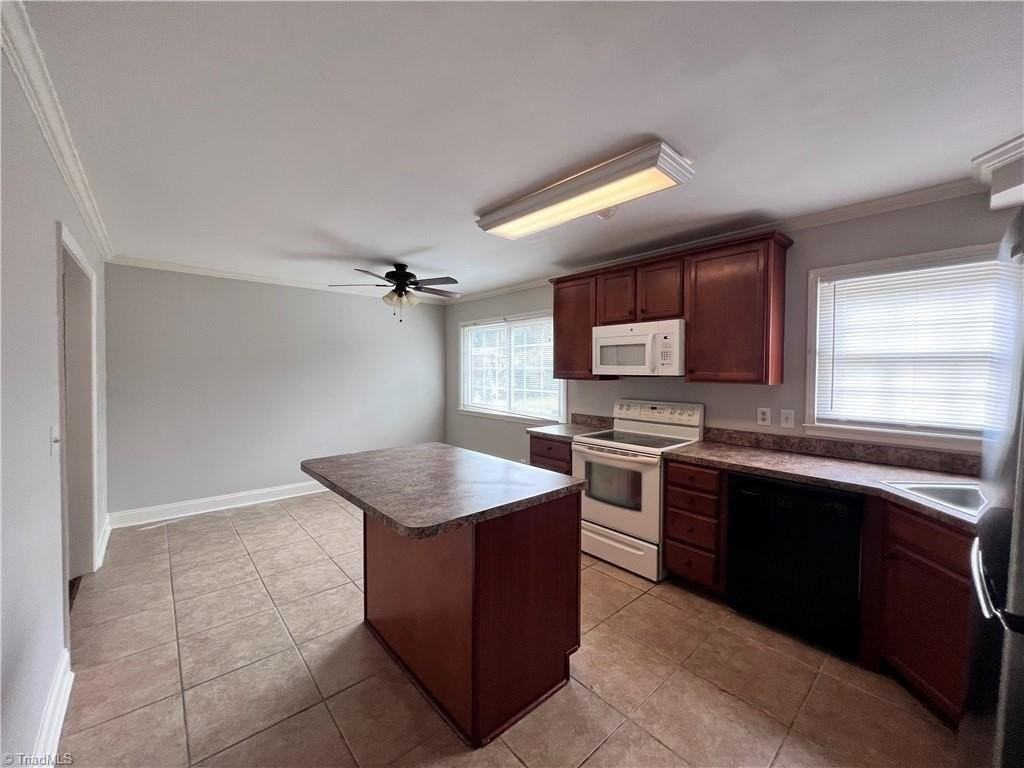 310 Woodlake Dr - Photo 7 of 21