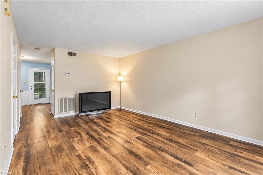 4000 S Bend Dr - Photo 2 of 25