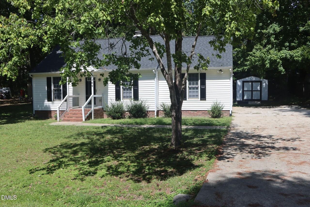 6209 River Landings Dr - Photo 2 of 20