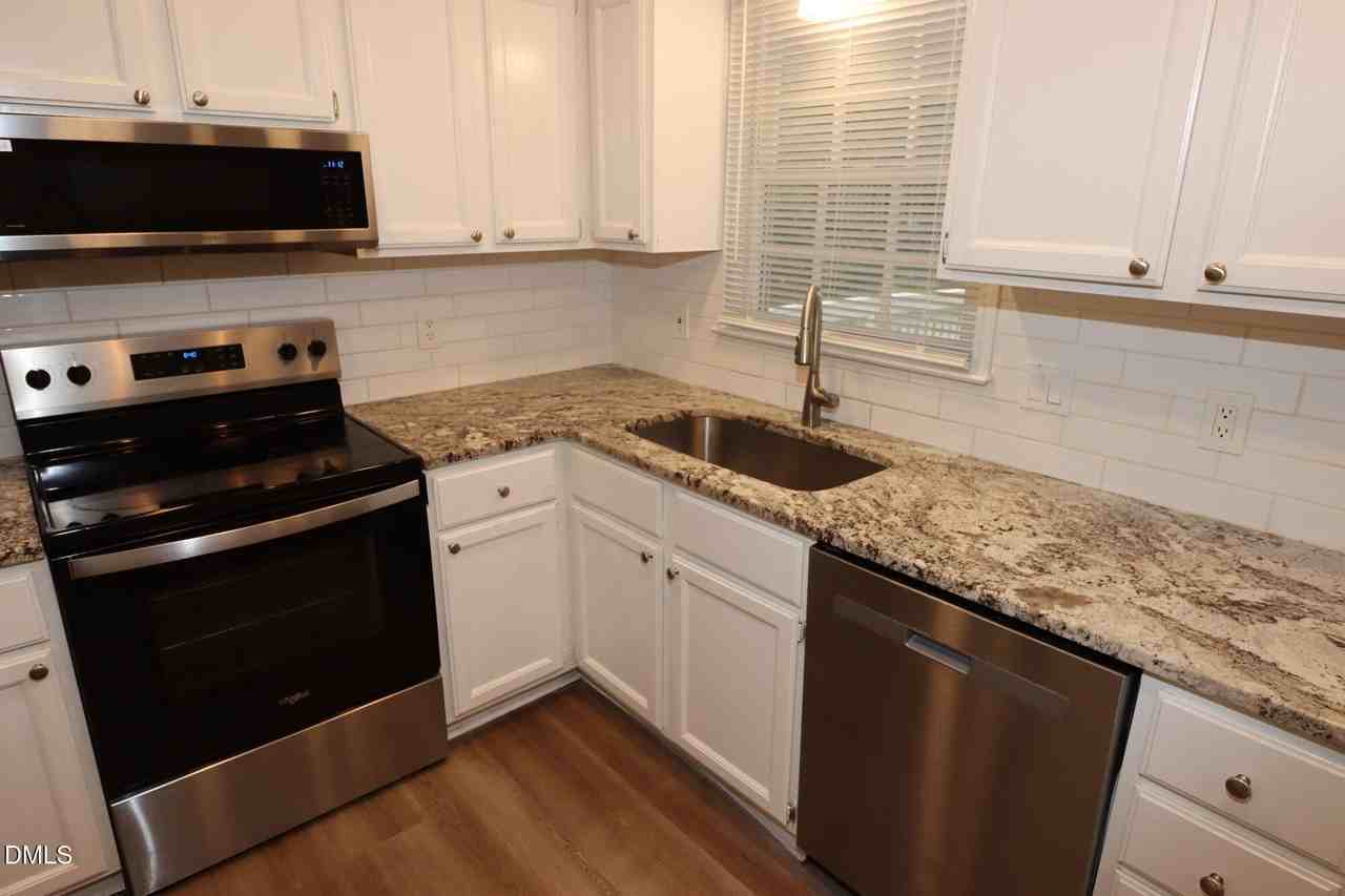 6209 River Landings Dr - Photo 4 of 20