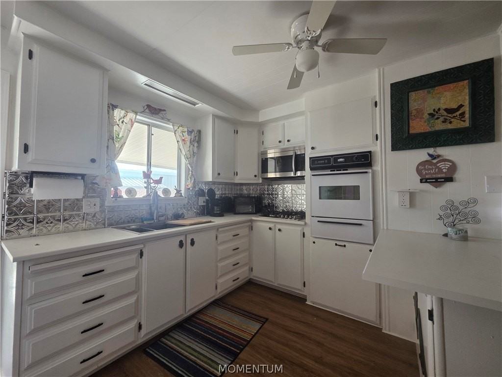 2148 Whitewater Dr - Photo 3 of 12