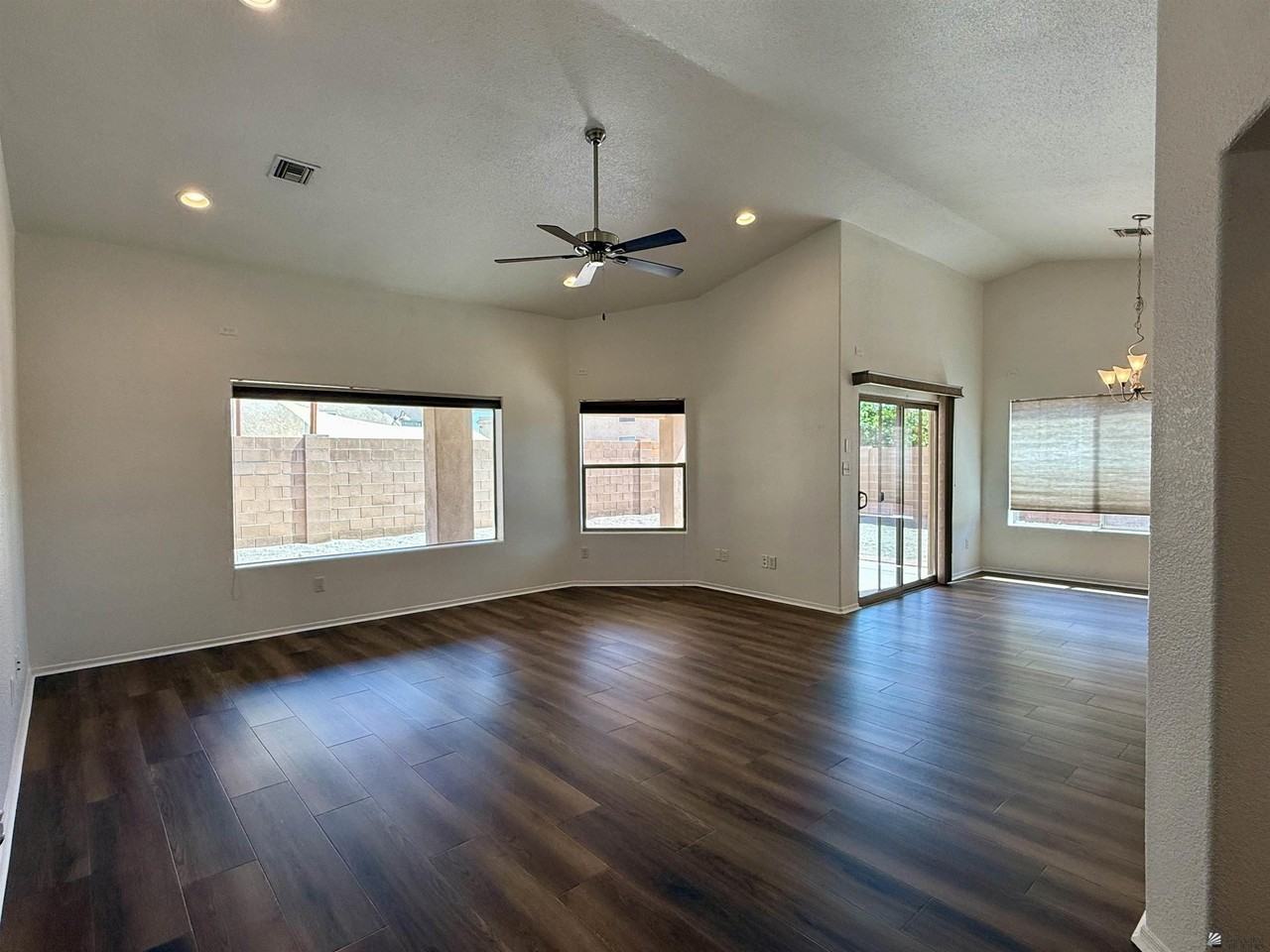 10607 Avenida Canela - Photo 4 of 28