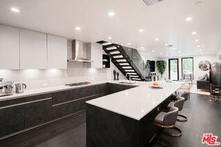 724 N Croft Ave #108 - Photo 3 of 7