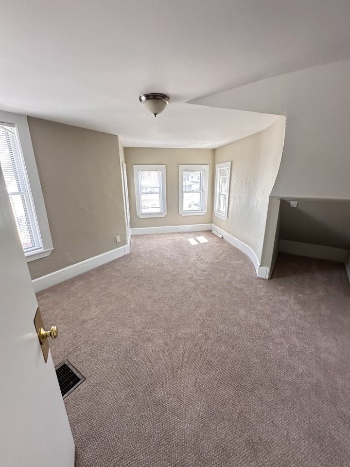 40 Hurd St #2 - Photo 4 of 7
