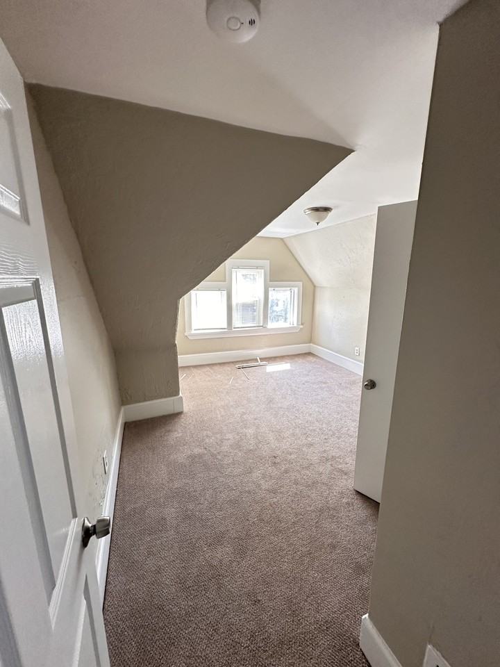 40 Hurd St #2 - Photo 5 of 7