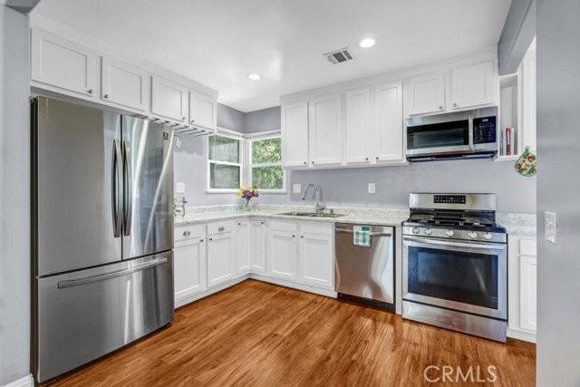 6217 Farmdale Ave - Photo 7 of 8