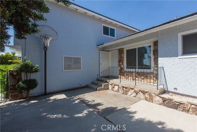 1933 Arriba Dr - Photo 3 of 8