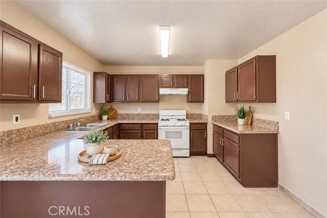 872 N Euclid Ave #1 - Photo 3 of 8