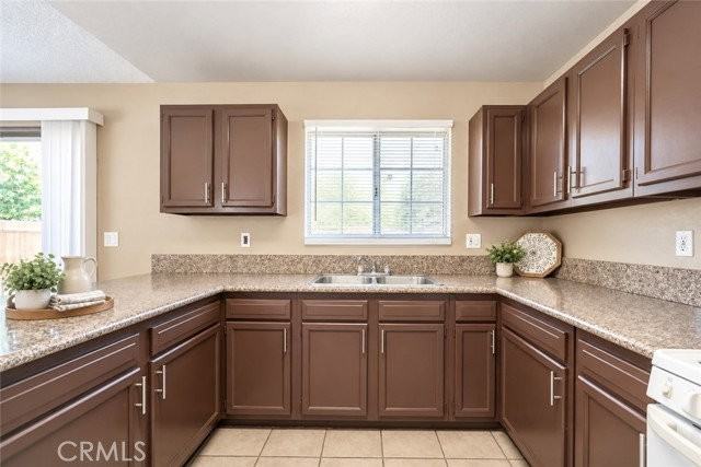 872 N Euclid Ave #1 - Photo 4 of 8
