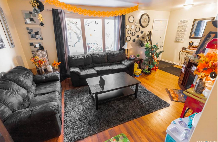 536 St John St - Photo 4 of 16