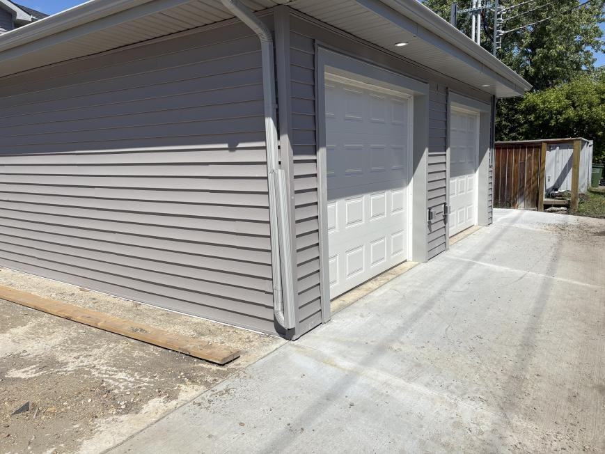8903 155 St Nw - Photo 3 of 10