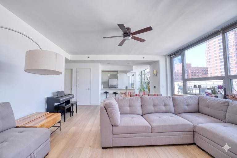 509 48th Ave - Photo 4 of 10