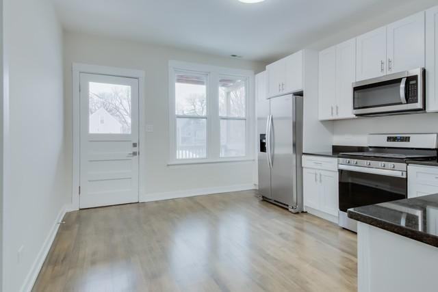 2842 N Avers Ave - Photo 4 of 10