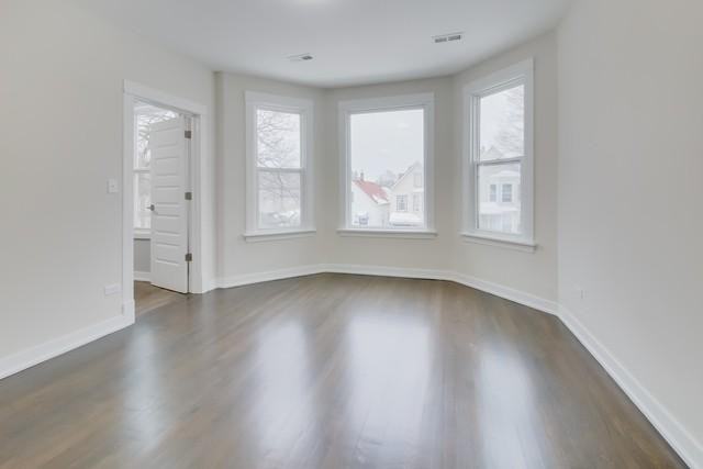 2842 N Avers Ave - Photo 6 of 10