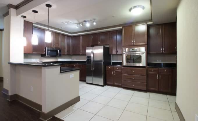 2432 Thomas Ave - Photo 6 of 10