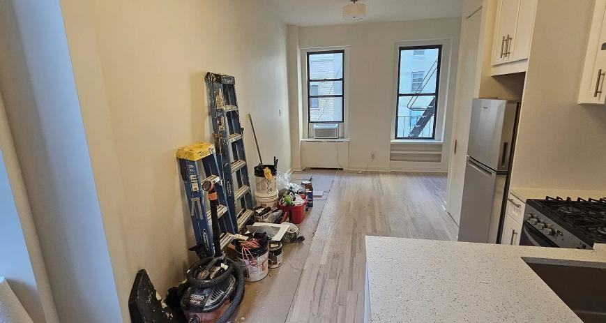 245 E 62nd St - Photo 4 of 10