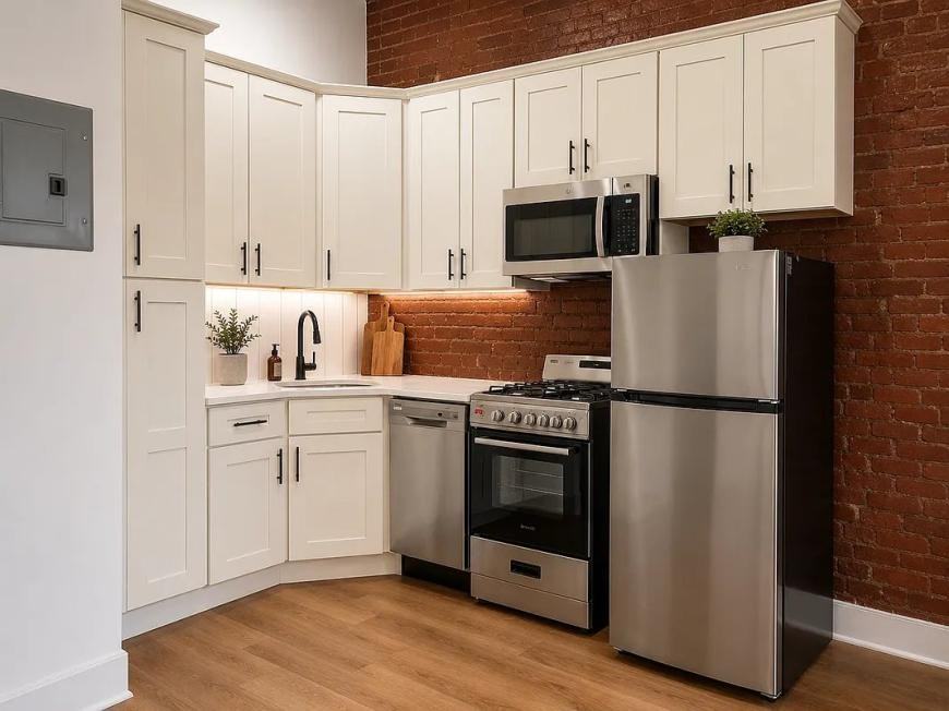 1076 Dean St - Photo 3 of 4