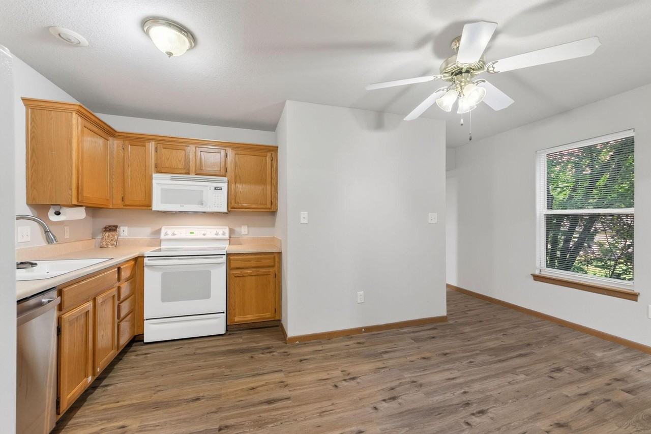 Sw 4th St - Photo 4 of 15