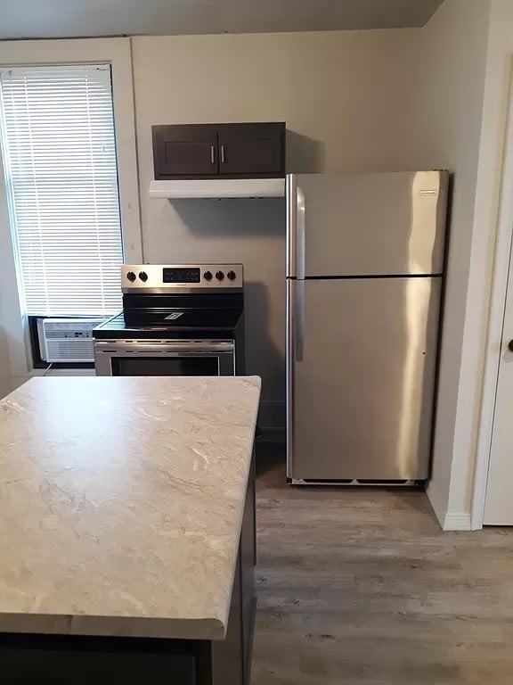 501 W Jefferson St #D - Photo 4 of 11