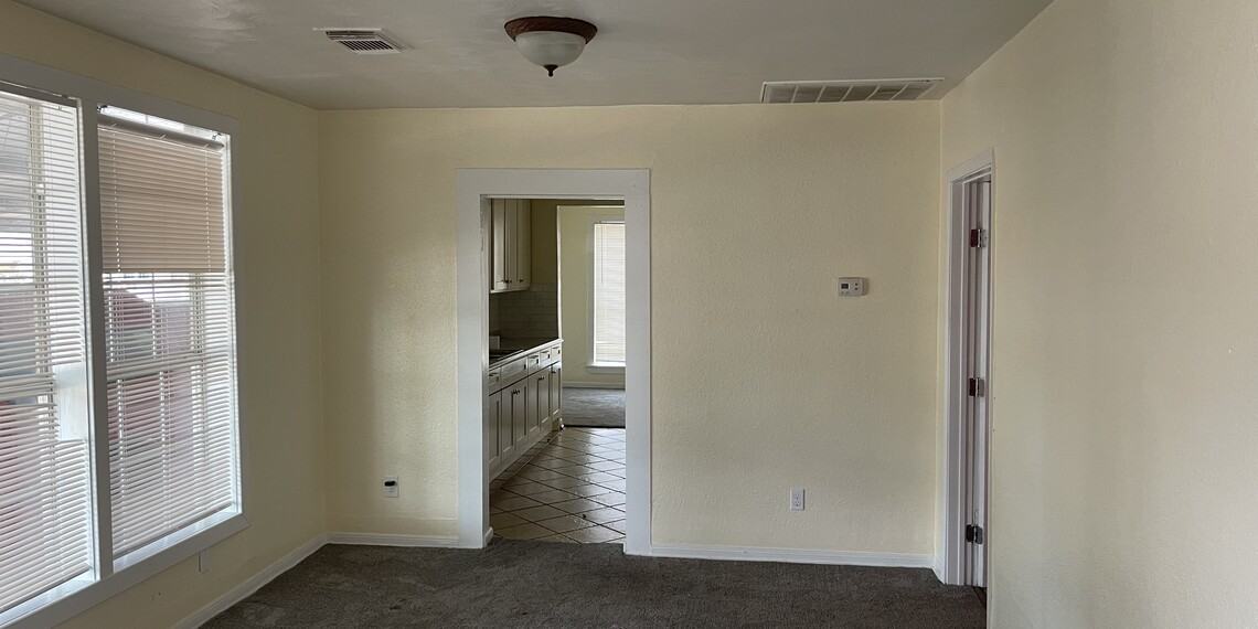 2206 Maryland St - Photo 7 of 9