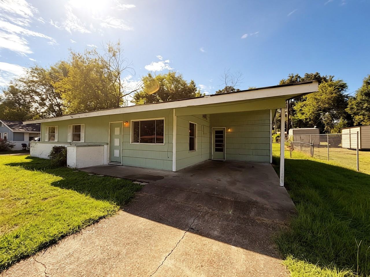 501 Wynhurst Ct - Photo 2 of 18