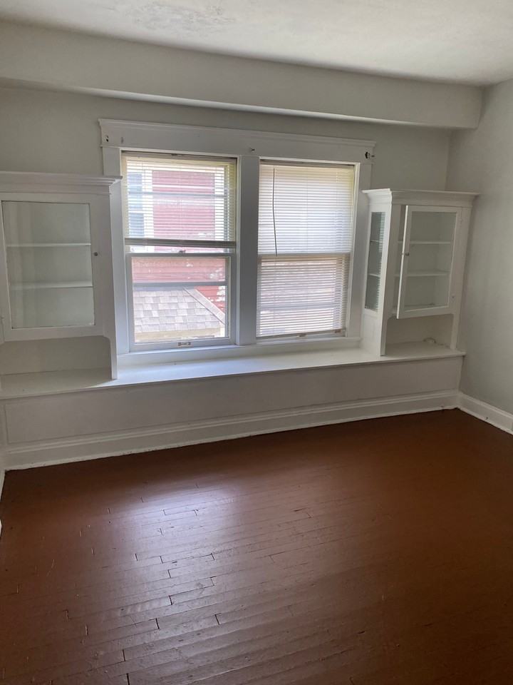 3136 E 98th St #36 - Photo 4 of 12