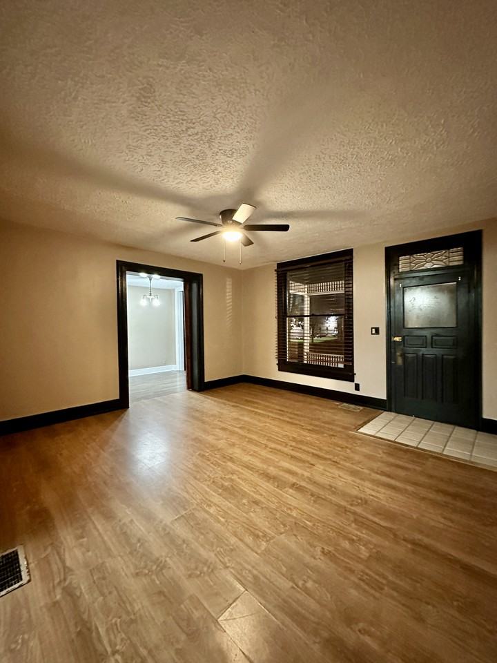 1113 North St - Photo 5 of 24