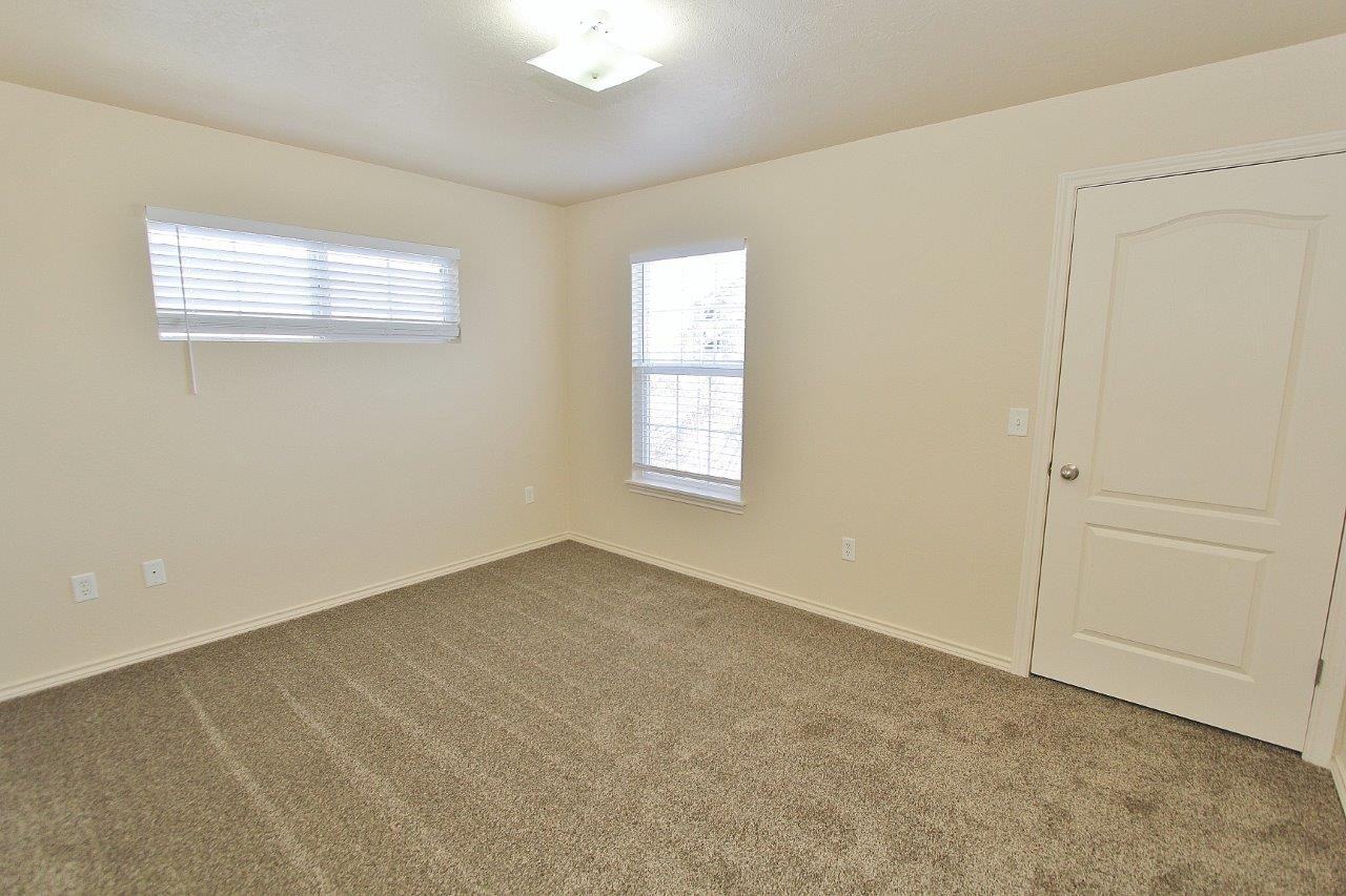 11840 W Cloverbrook Ln #201 - Photo 2 of 24